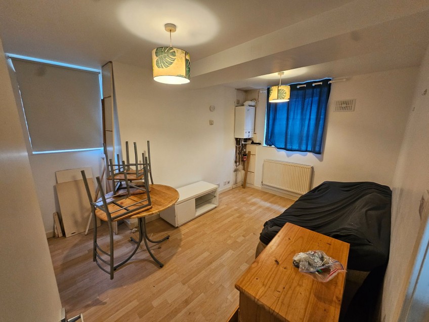 Images for A 24, Curzon Avenue, Manchester, M14